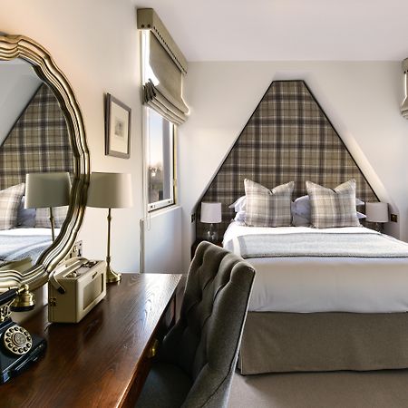 The Roseate Edinburgh - Small Luxury Hotels Of The World Exterior photo A bedroom at the hotel