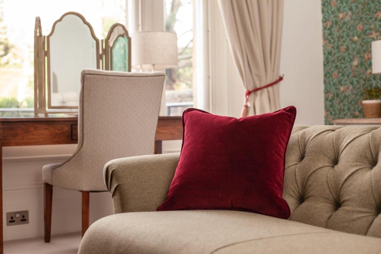 The Roseate Edinburgh - Small Luxury Hotels Of The World Exterior photo A cushion