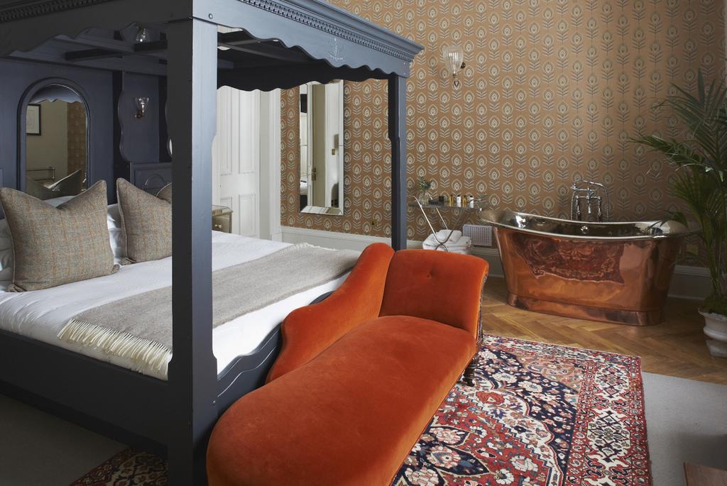 The Roseate Edinburgh - Small Luxury Hotels Of The World Exterior photo A suite at the hotel