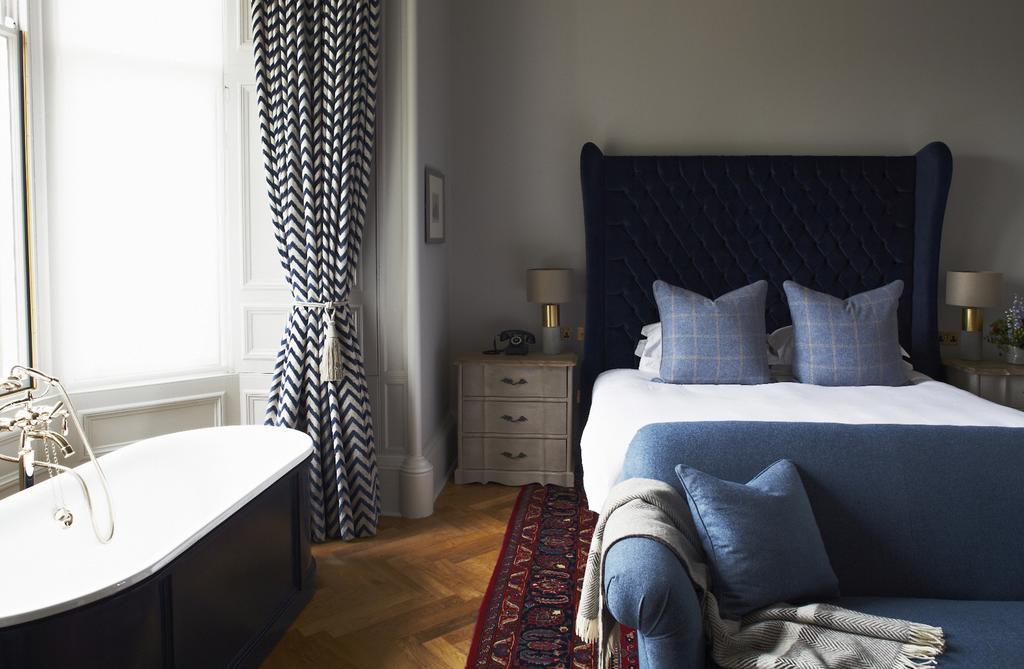 The Roseate Edinburgh - Small Luxury Hotels Of The World Exterior photo A bedroom at the hotel