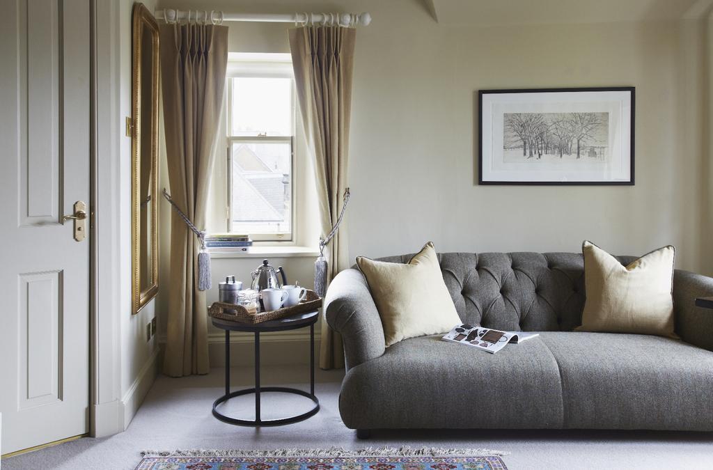 The Roseate Edinburgh - Small Luxury Hotels Of The World Exterior photo A room at The Ivy Hotel