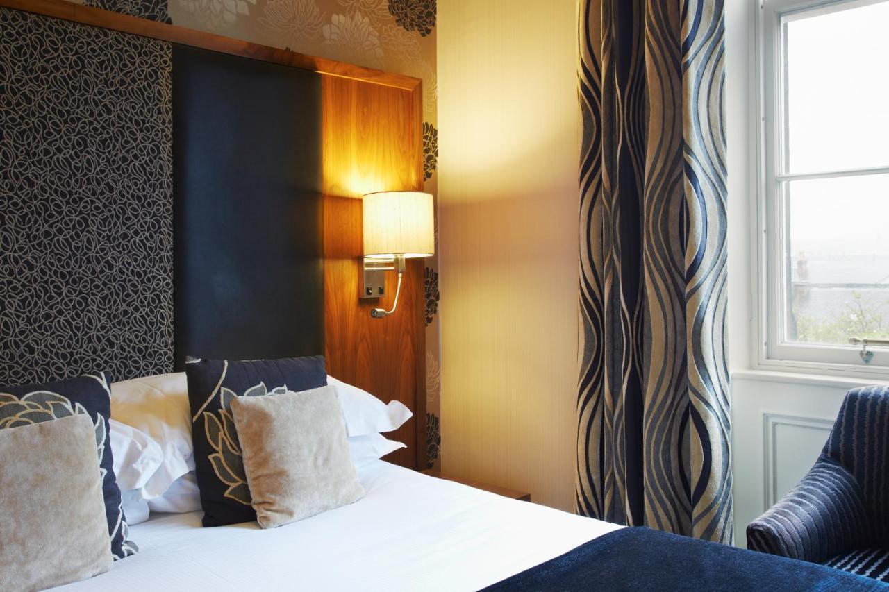 The Roseate Edinburgh - Small Luxury Hotels Of The World Exterior photo A bedroom at the hotel