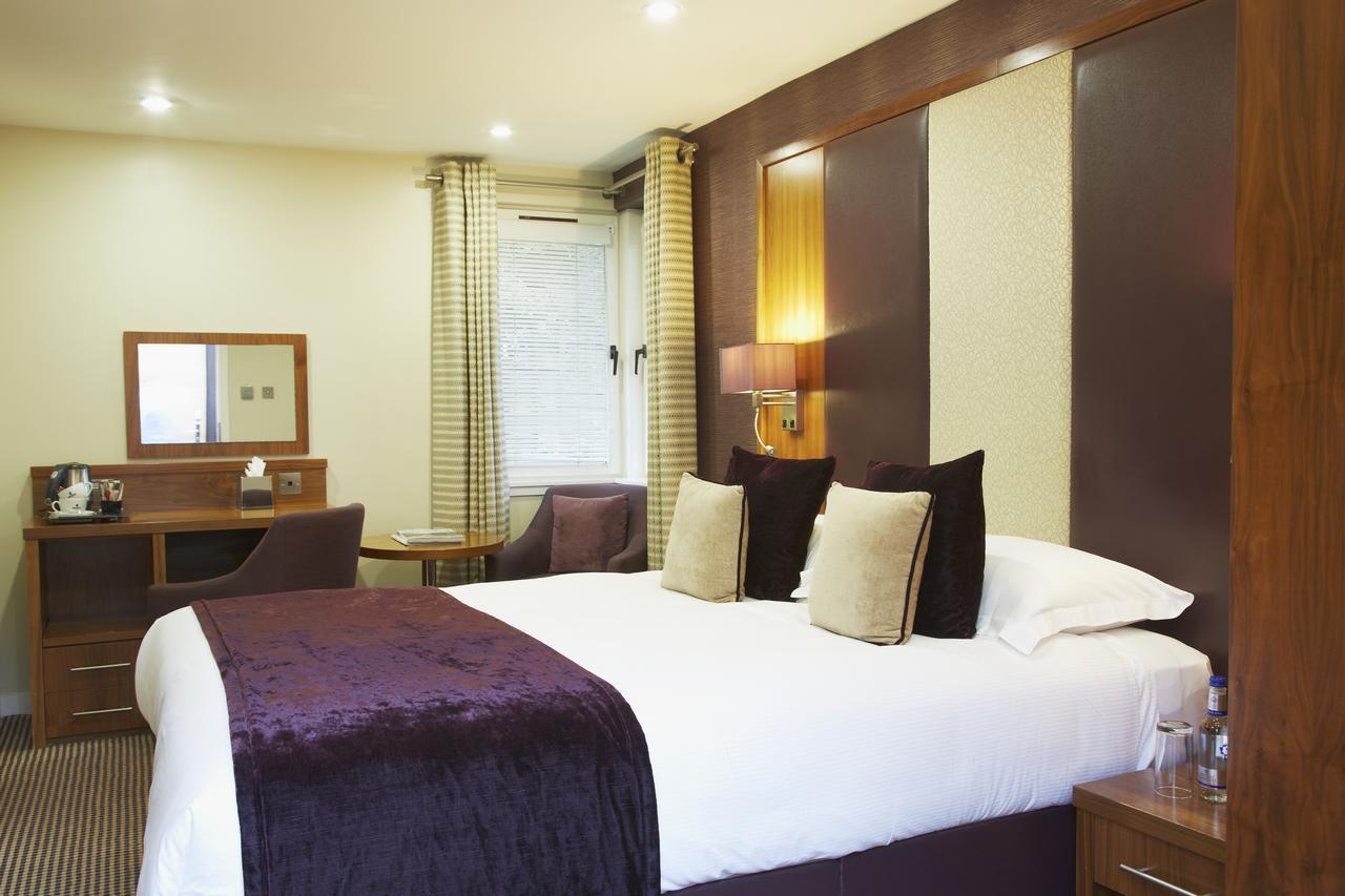 The Roseate Edinburgh - Small Luxury Hotels Of The World Exterior photo A bedroom at the hotel