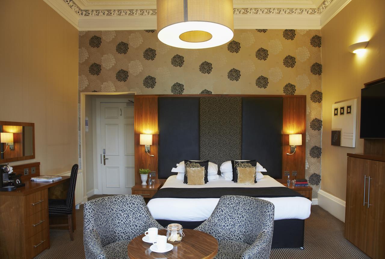 The Roseate Edinburgh - Small Luxury Hotels Of The World Exterior photo A bedroom at the hotel