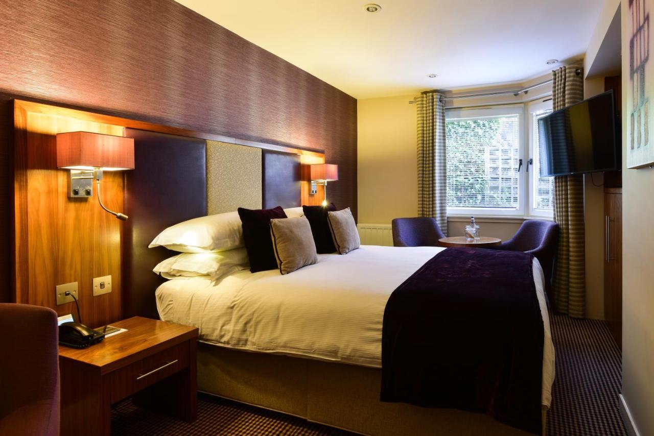 The Roseate Edinburgh - Small Luxury Hotels Of The World Exterior photo A bedroom at the hotel