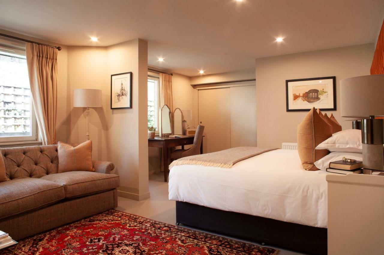 The Roseate Edinburgh - Small Luxury Hotels Of The World Exterior photo A suite at the hotel