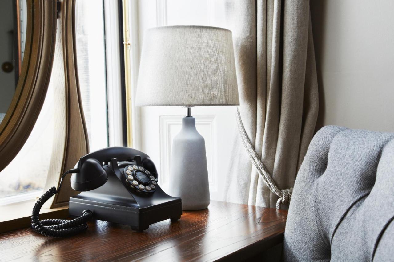 The Roseate Edinburgh - Small Luxury Hotels Of The World Exterior photo A telephone with a rotary dial